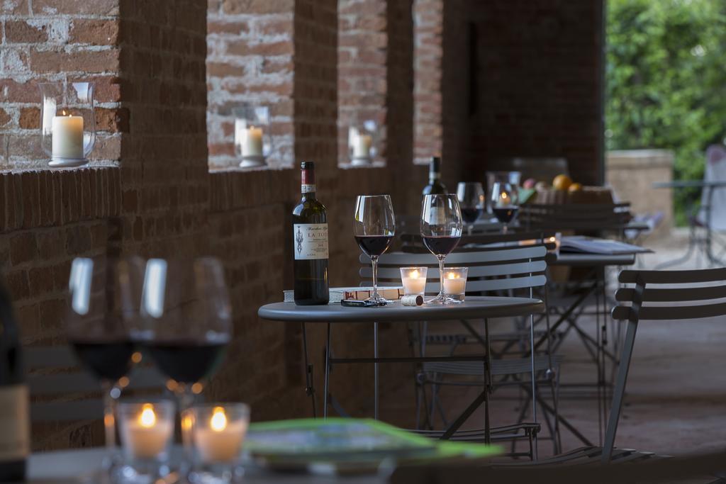 Marchesi Alfieri - Cantine E Ospitalita San Martino Alfieri Bagian luar foto